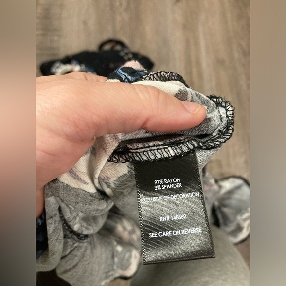 Torrid Top 2 Floral Sleeveless Boho Eyelet Trim Tasseled - Picture 3 of 8